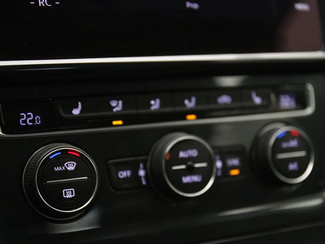 Volkswagen Golf | 19