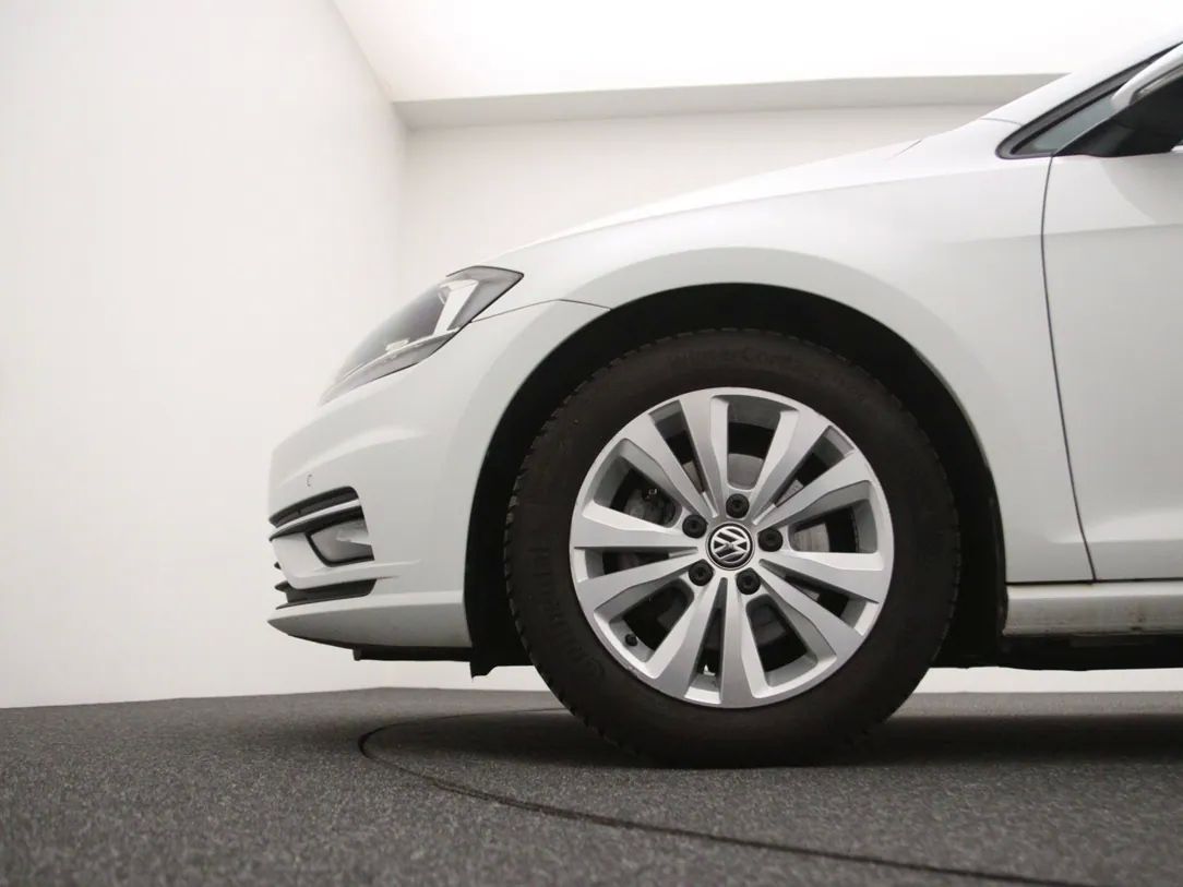 Volkswagen Golf | 27