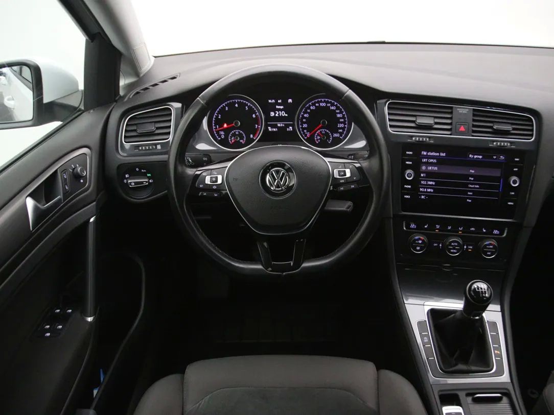 Volkswagen Golf | 16