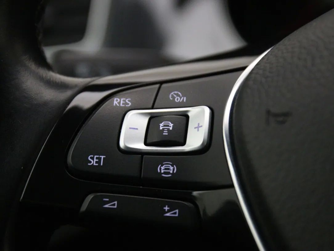 Volkswagen Golf | 32