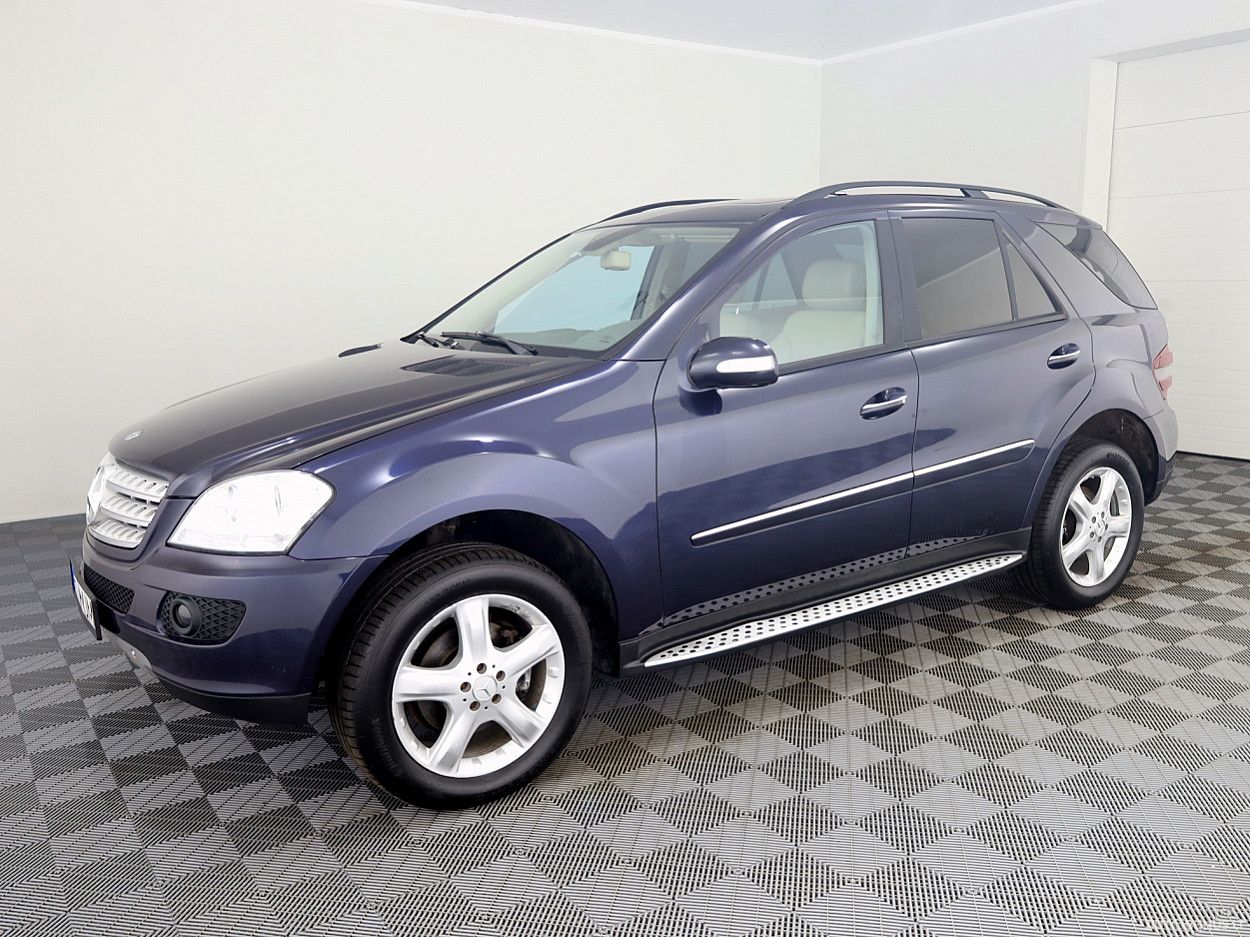 Mercedes-Benz ML350 | 1