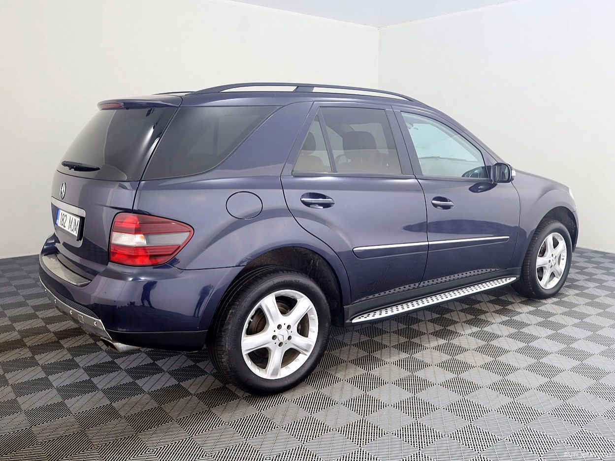 Mercedes-Benz ML350 | 2