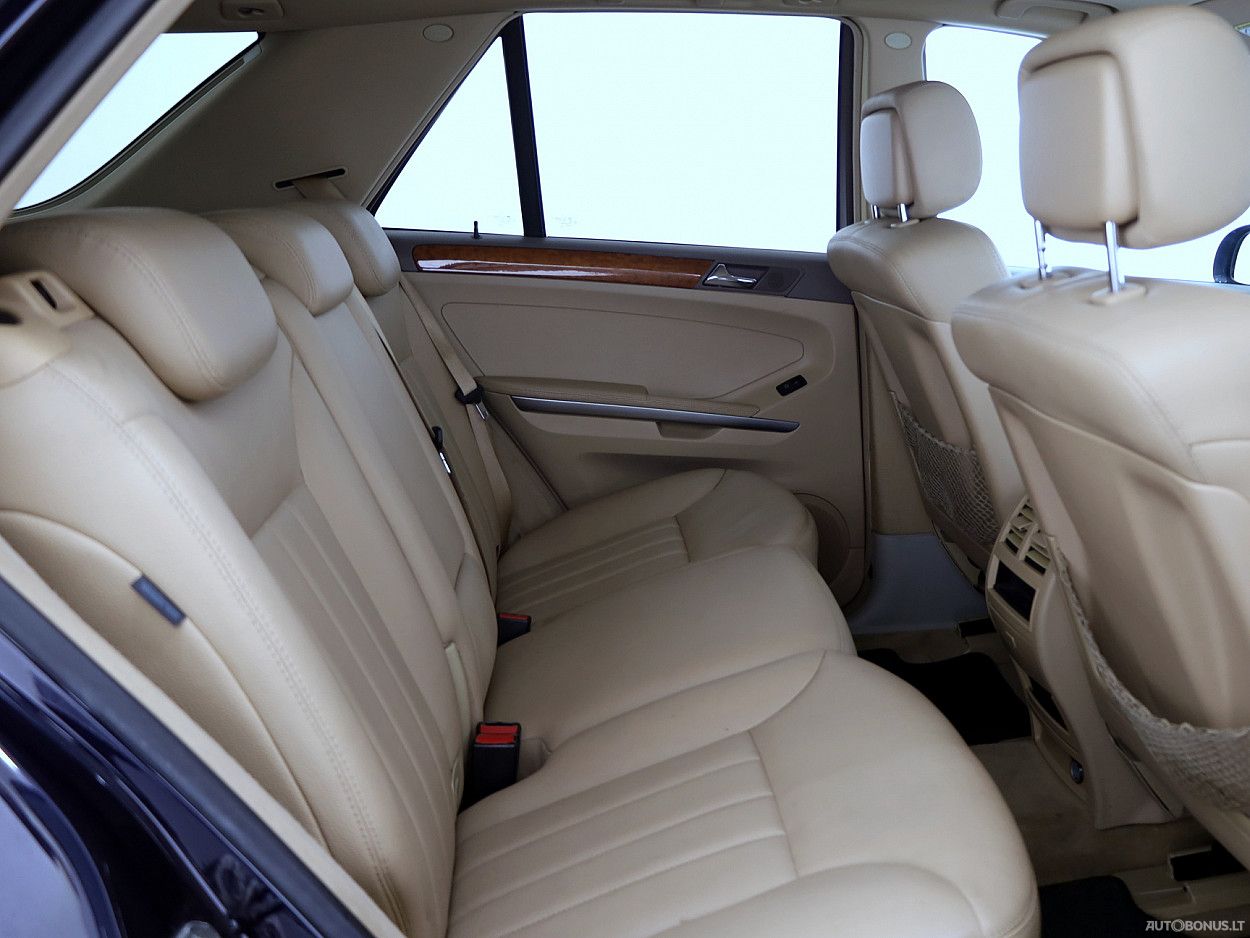 Mercedes-Benz ML350 | 6