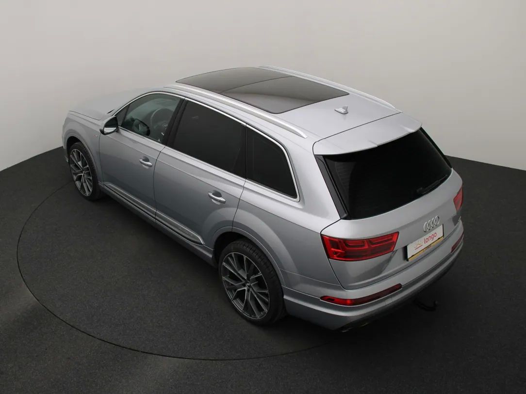 Audi Q7 | 11