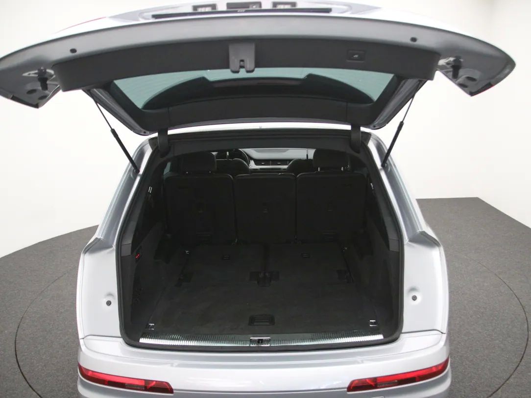 Audi Q7 | 46