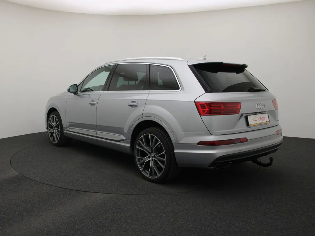 Audi Q7 | 6