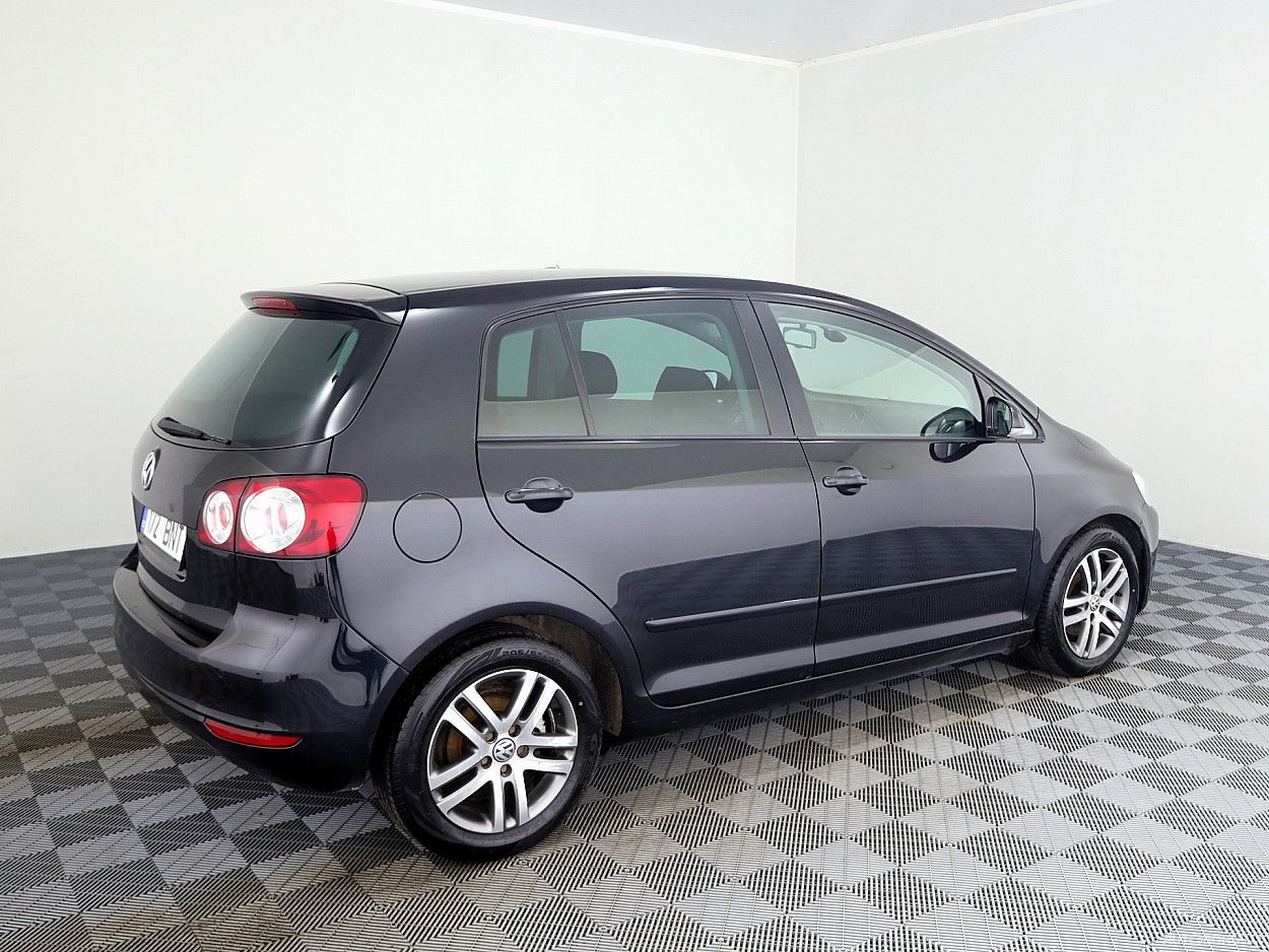 Volkswagen Golf | 2