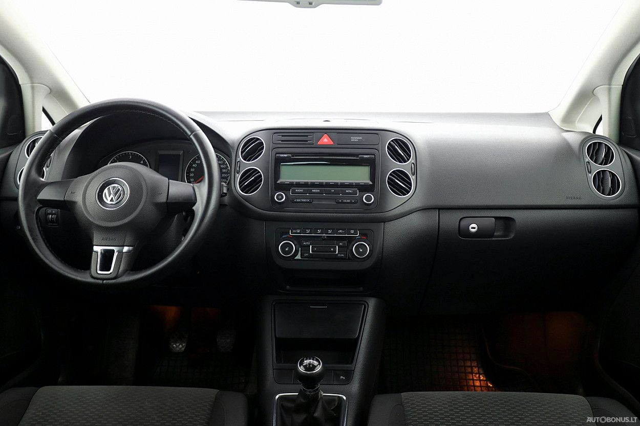 Volkswagen Golf | 4