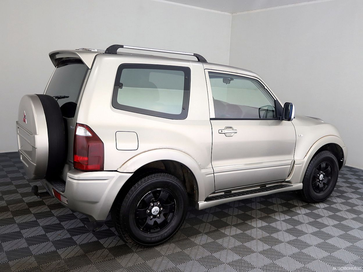 Mitsubishi Pajero | 2
