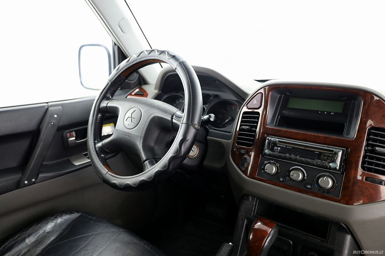 Mitsubishi Pajero | 4