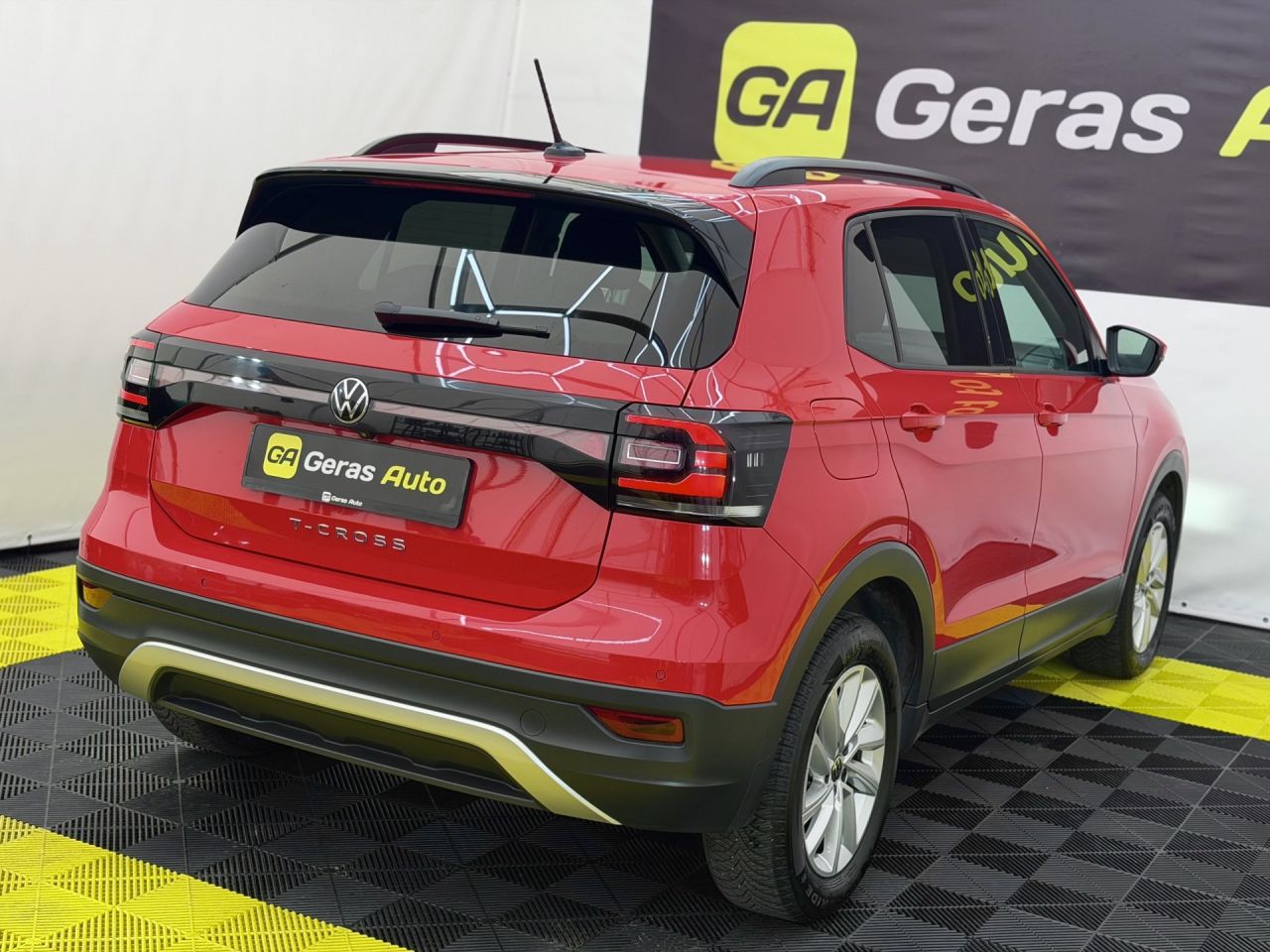 Volkswagen T-Cross | 3