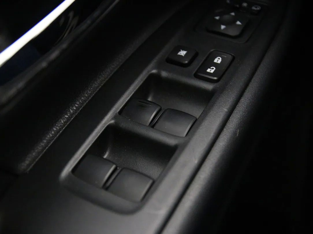 Mitsubishi Outlander | 25