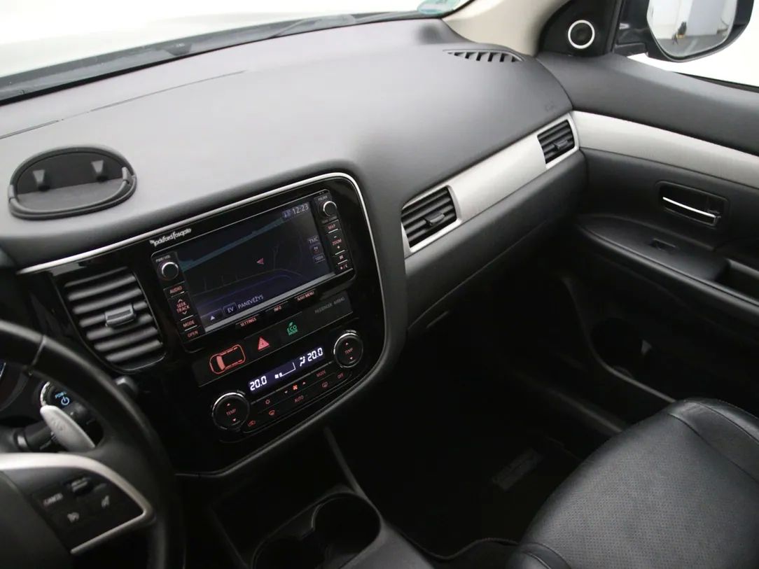 Mitsubishi Outlander | 20