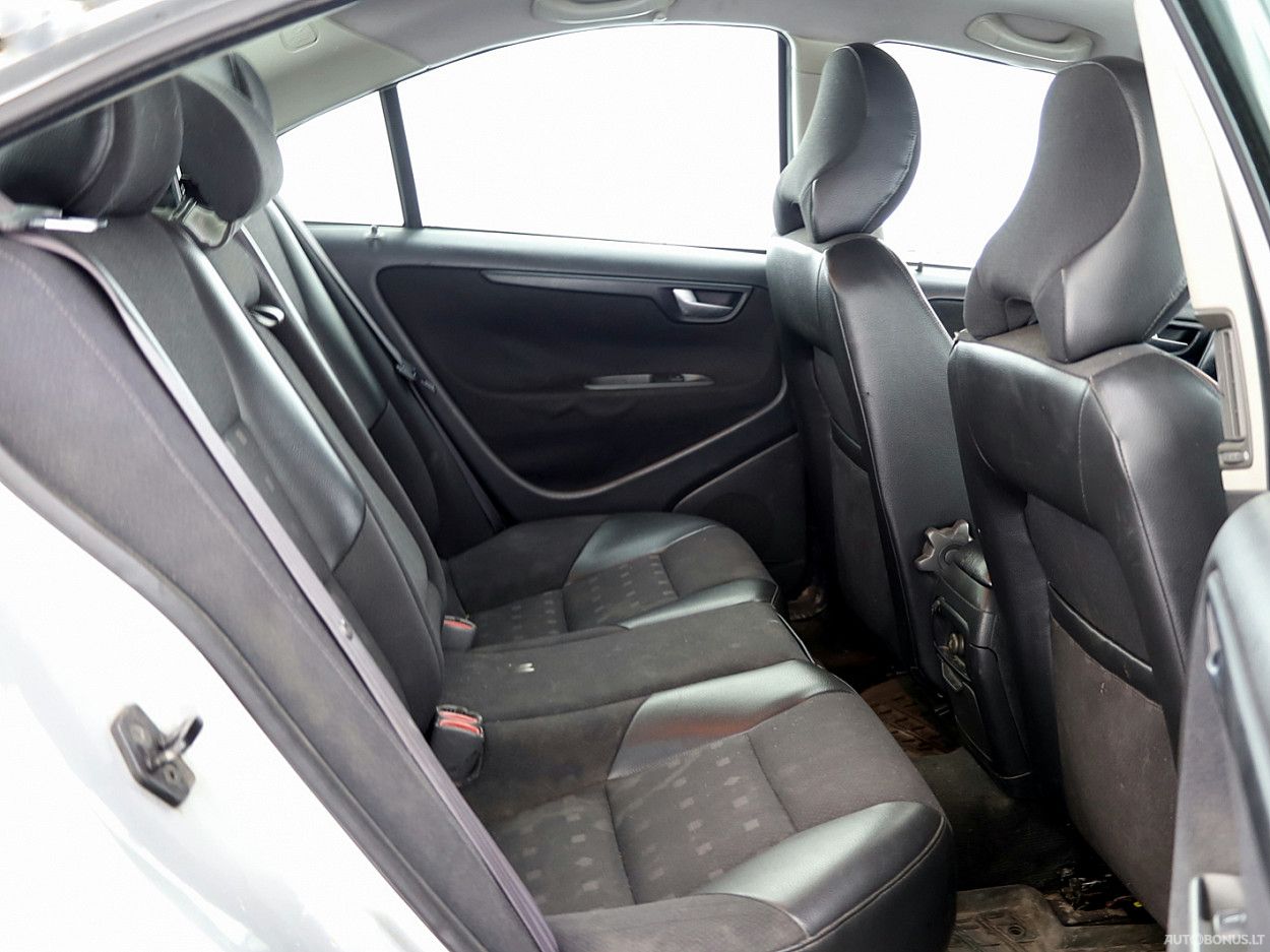 Volvo S60 | 6
