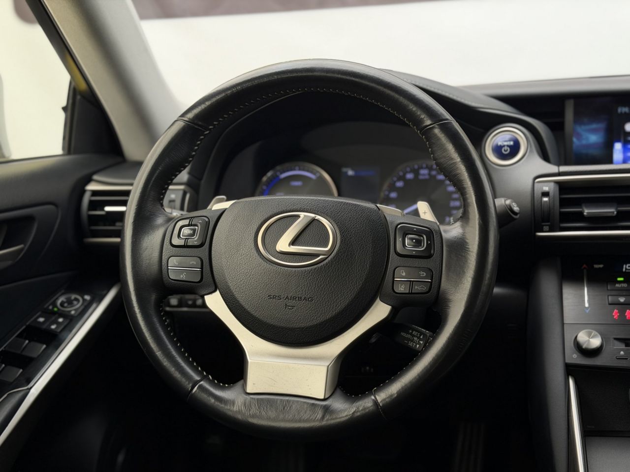Lexus IS 300h | 15
