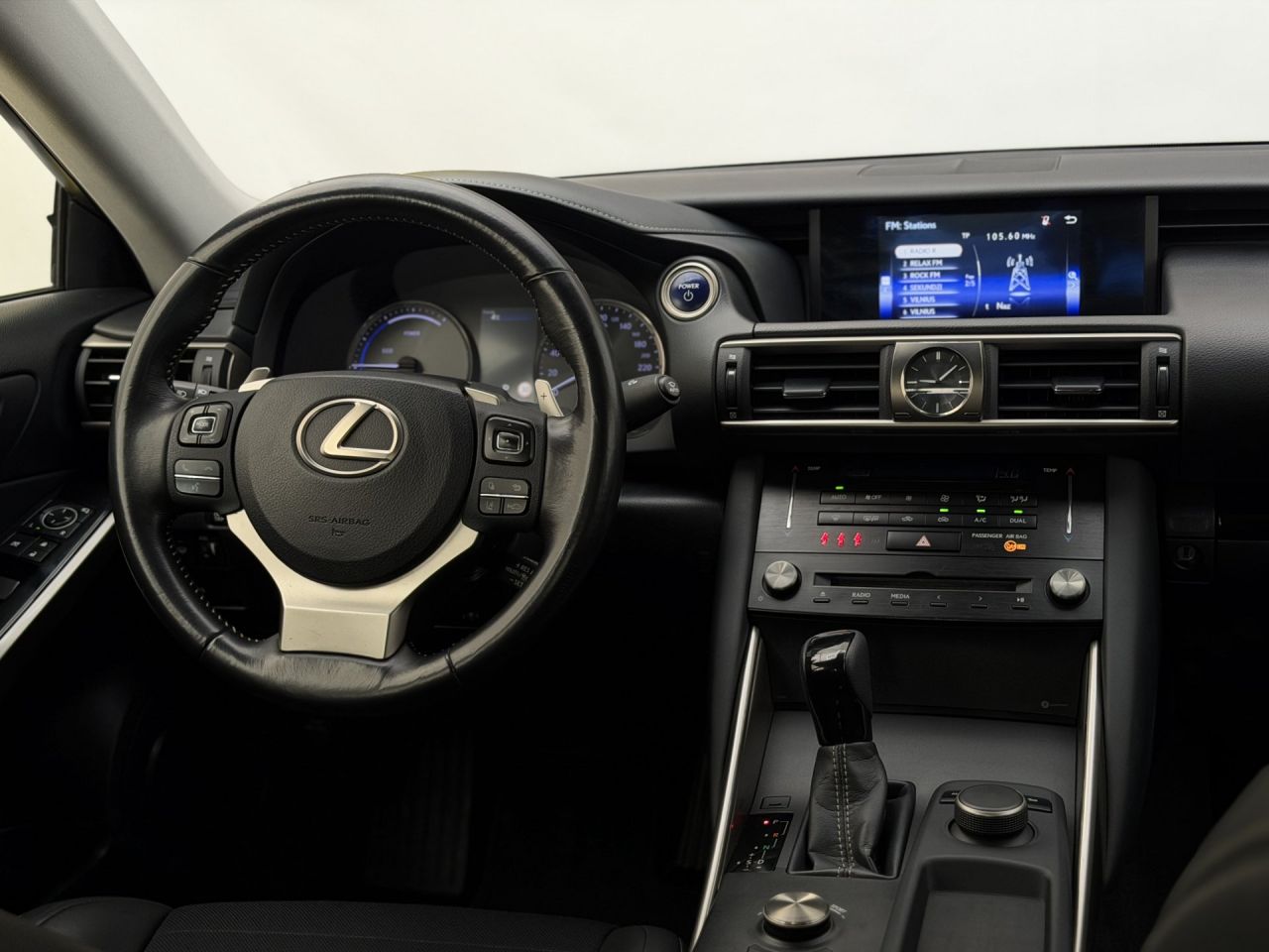 Lexus IS 300h | 14