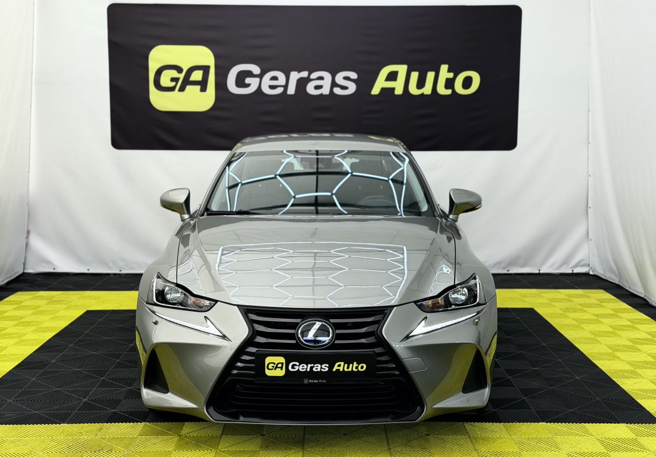 Lexus IS 300h | 1