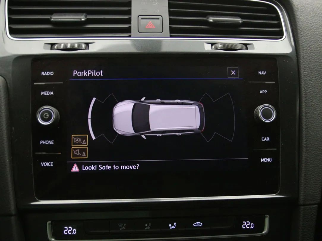 Volkswagen Golf | 24