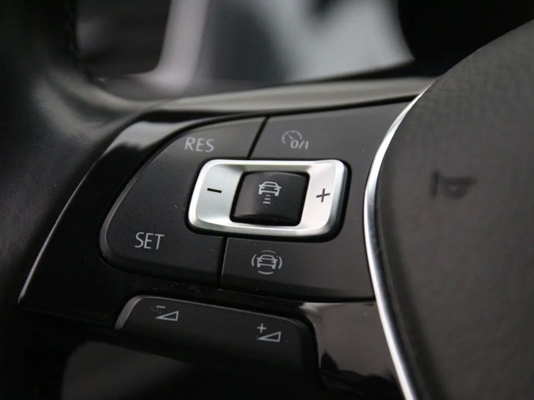 Volkswagen Golf | 30