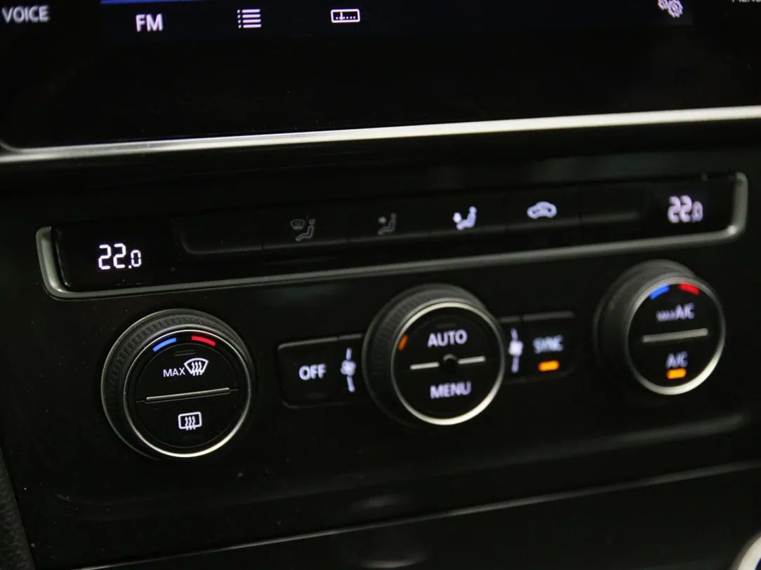 Volkswagen Golf | 19