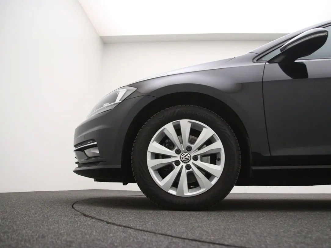 Volkswagen Golf | 27