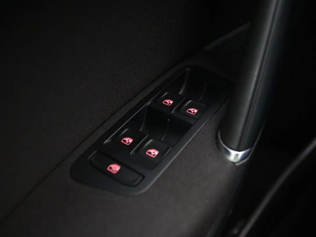 Volkswagen Golf | 25