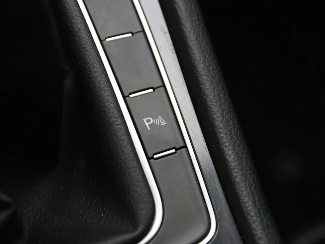 Volkswagen Golf | 29