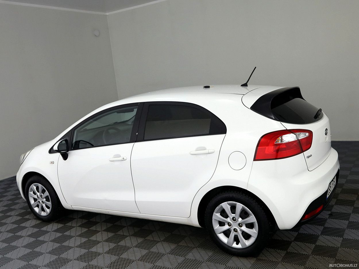 Kia Rio | 3