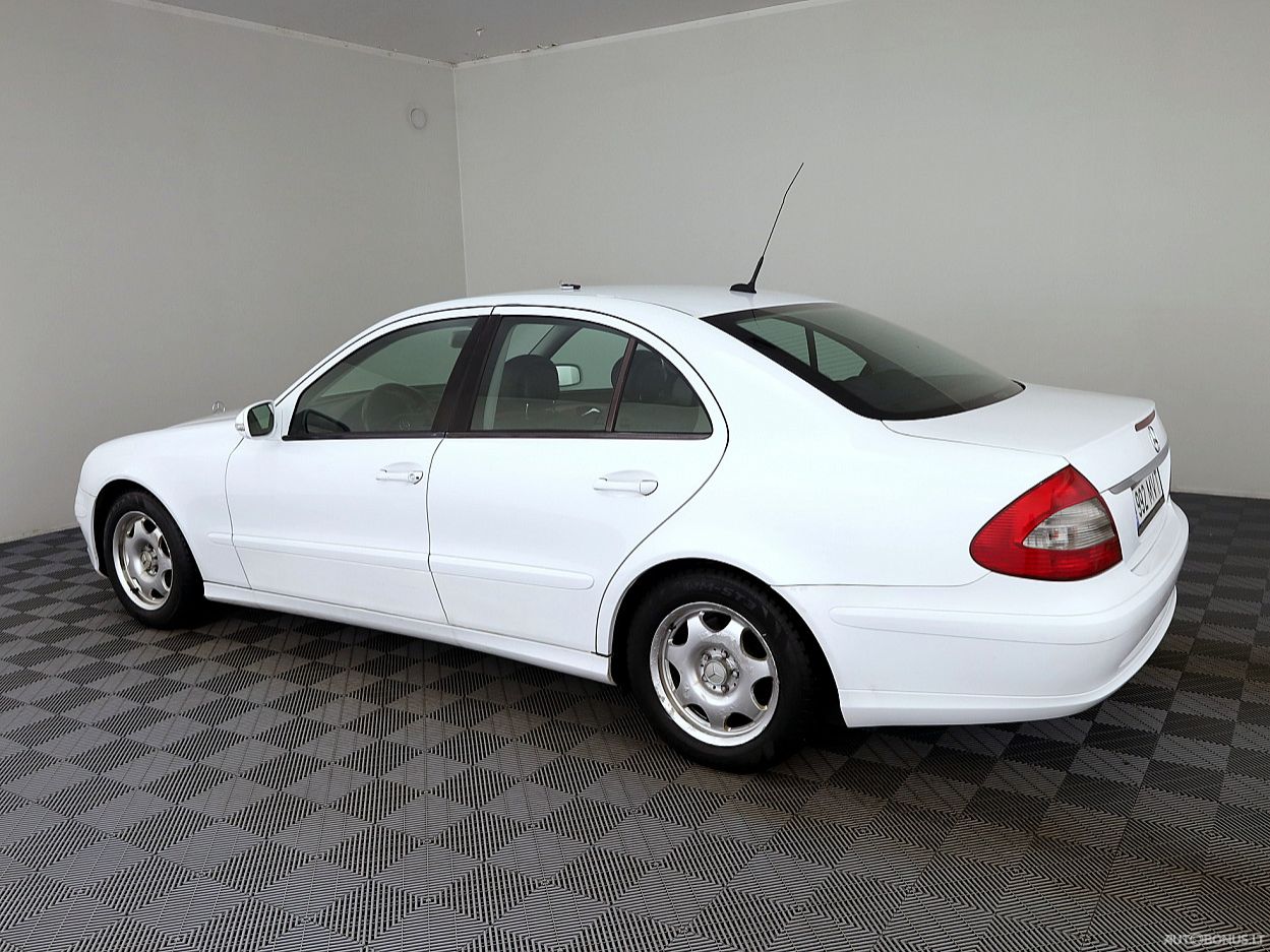 Mercedes-Benz E200 | 3