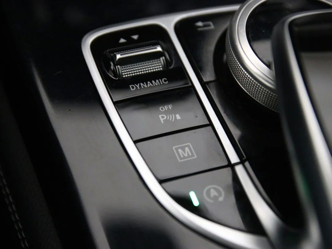 Mercedes-Benz GLC250 | 28
