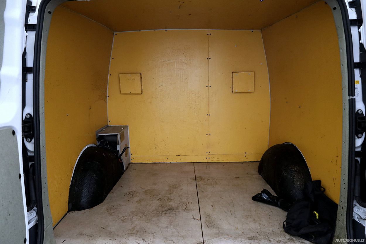 Mercedes-Benz Vito | 9