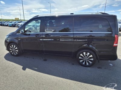 Mercedes-Benz V220 | 2