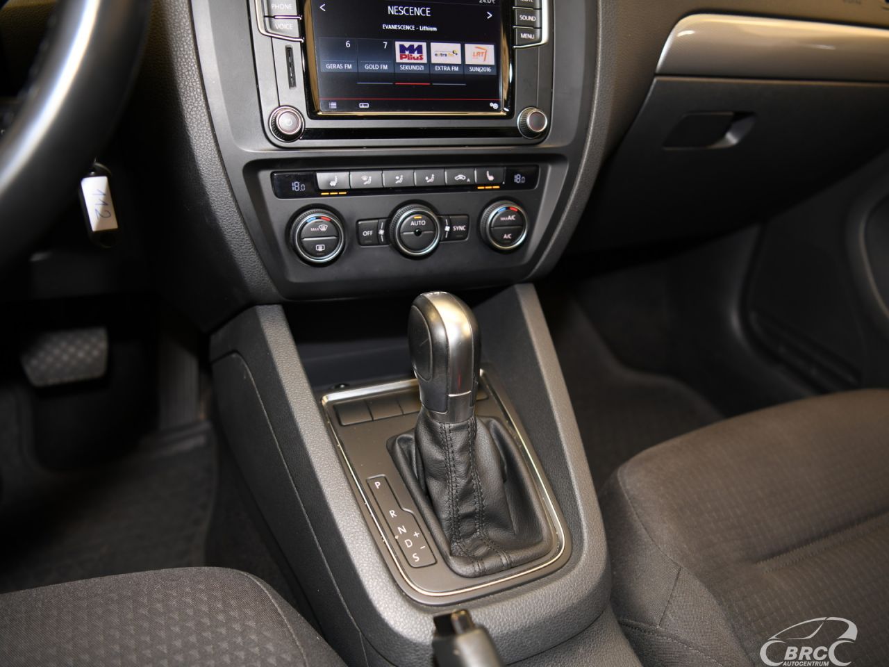 Volkswagen Jetta | 24