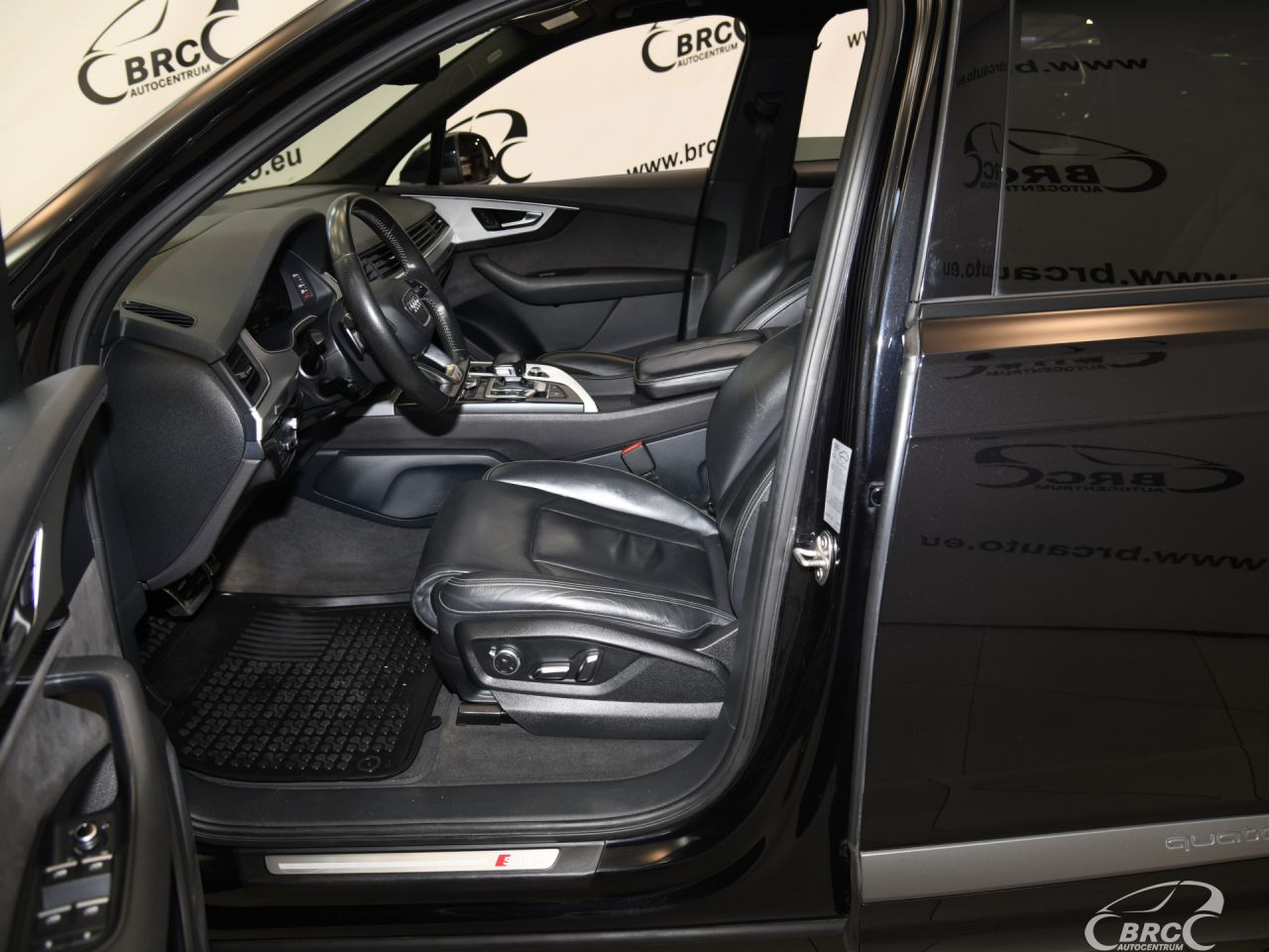 Audi Q7 | 23