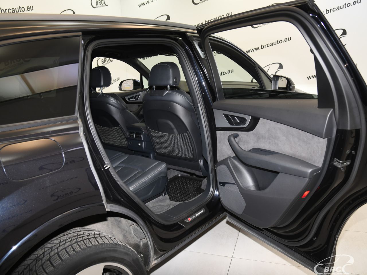 Audi Q7 | 13