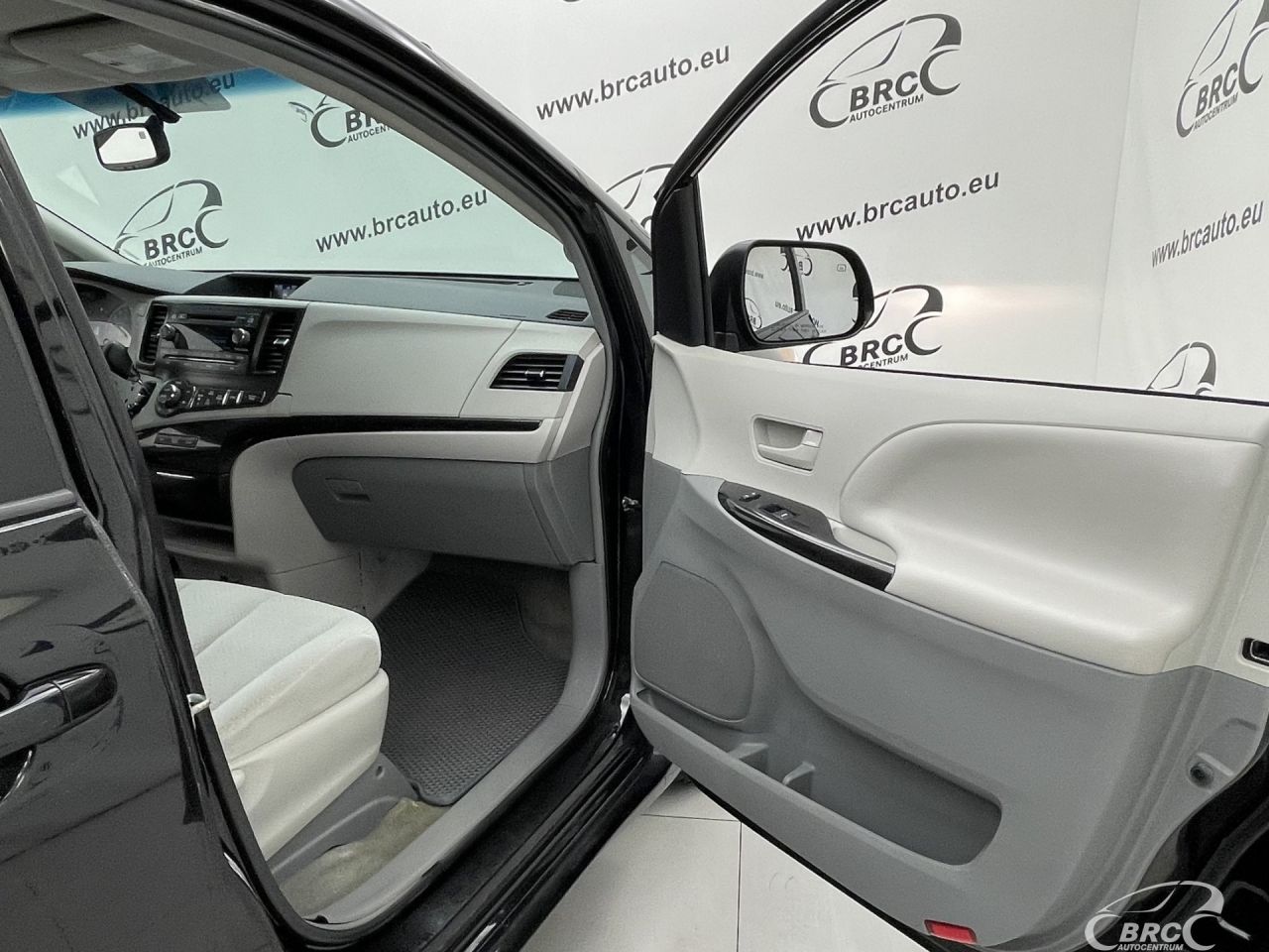 Toyota Sienna | 9