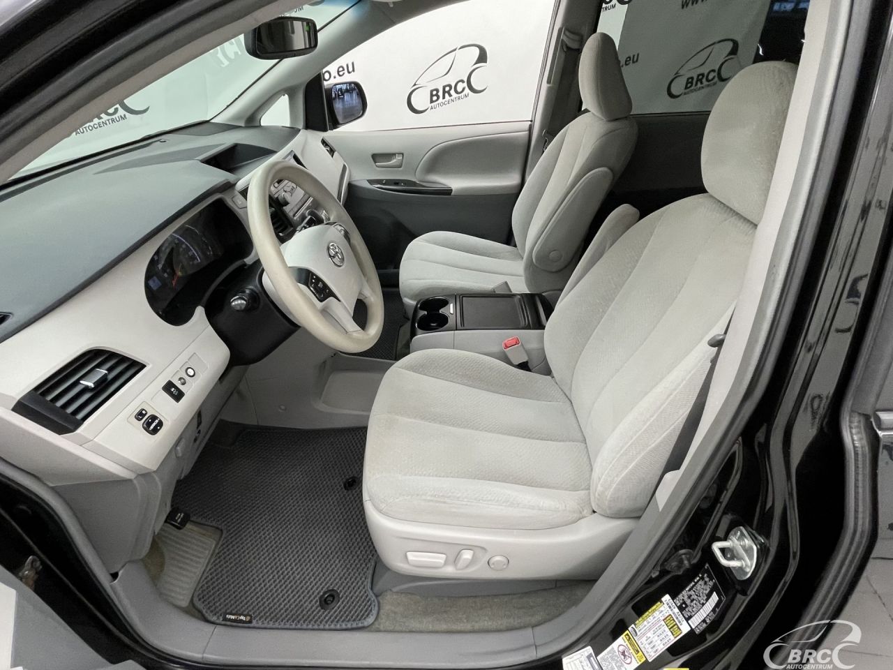 Toyota Sienna | 22