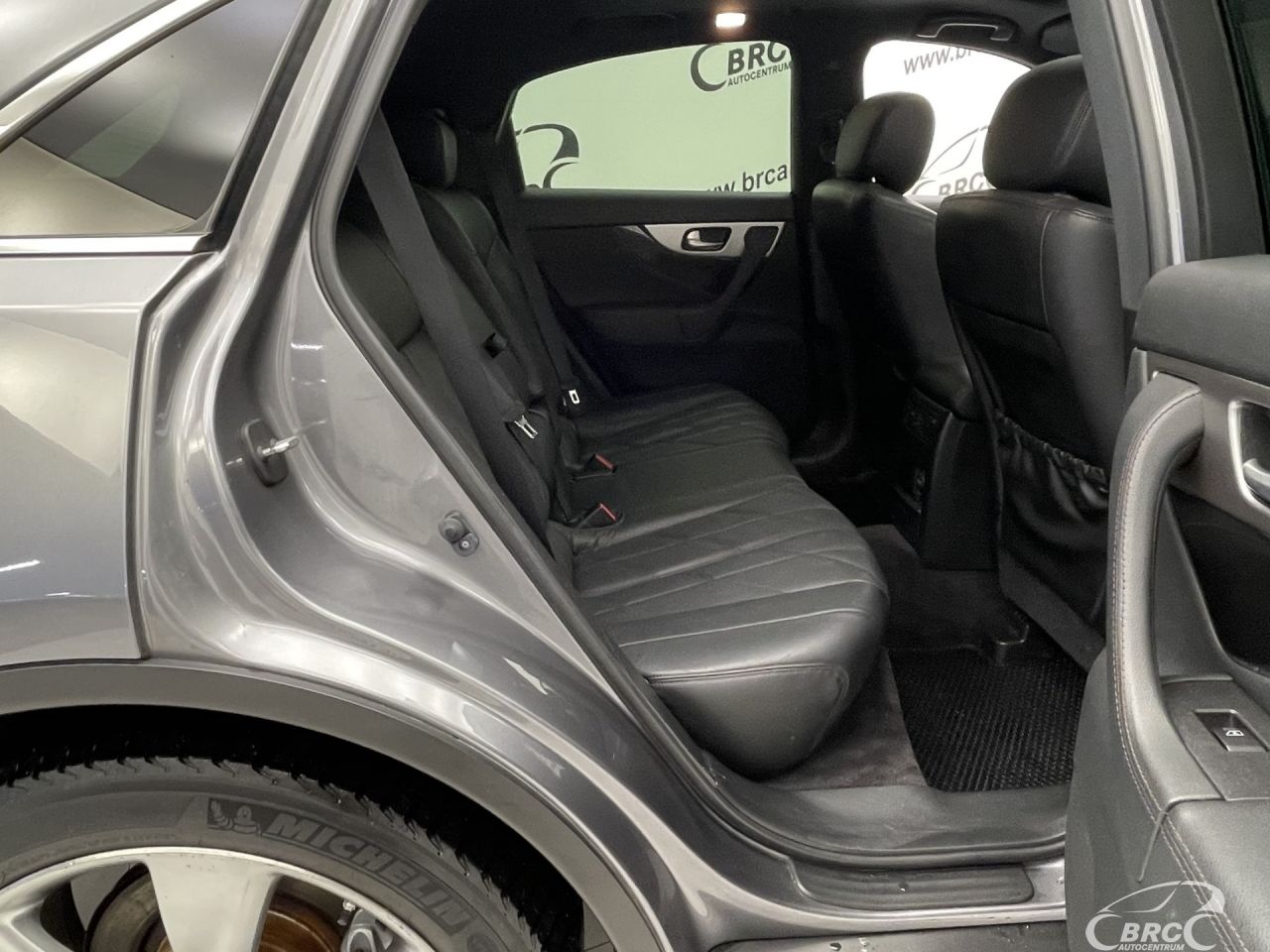 Infiniti QX70 | 9