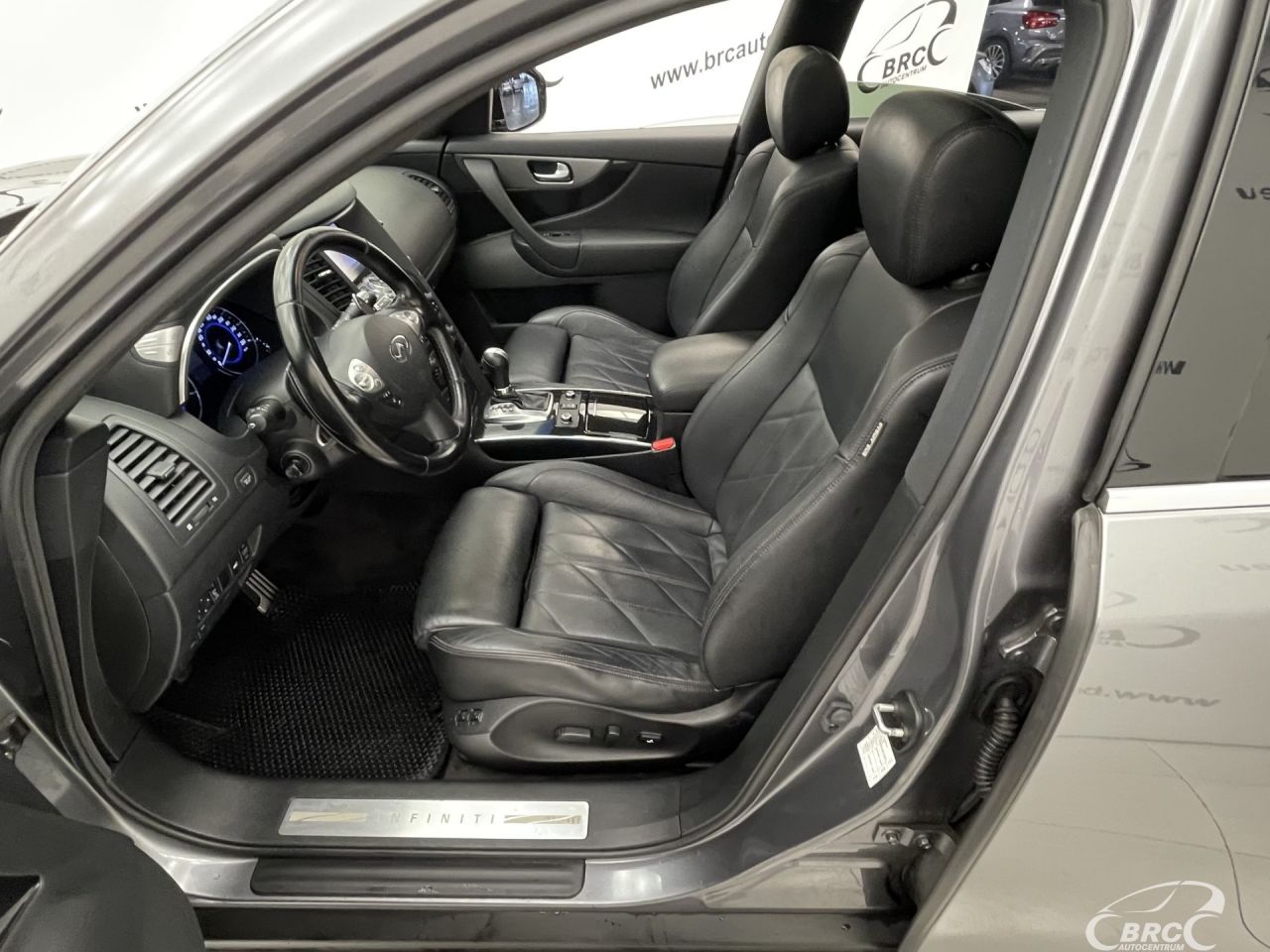 Infiniti QX70 | 20