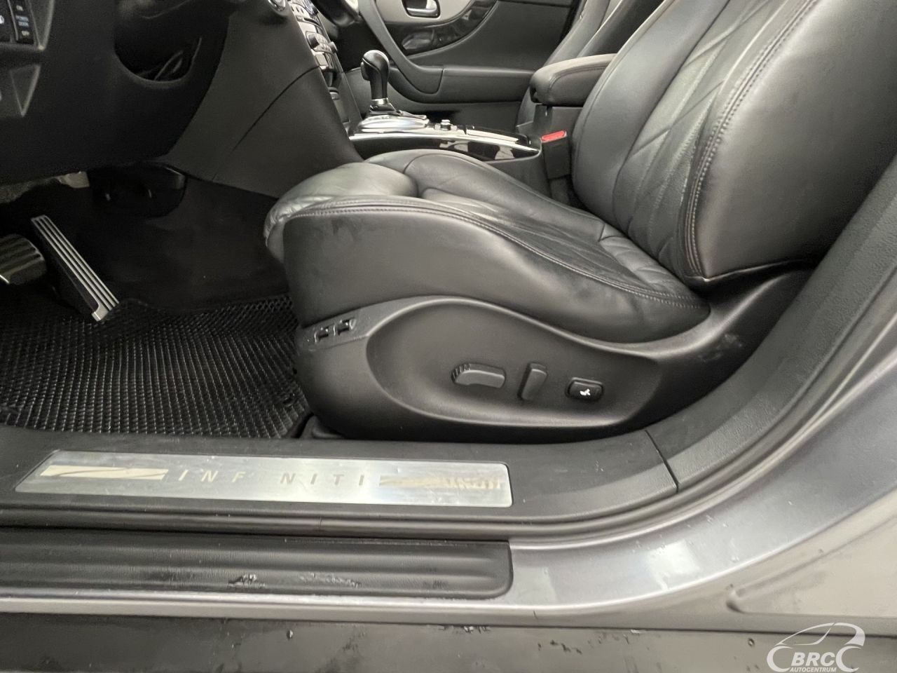 Infiniti QX70 | 21