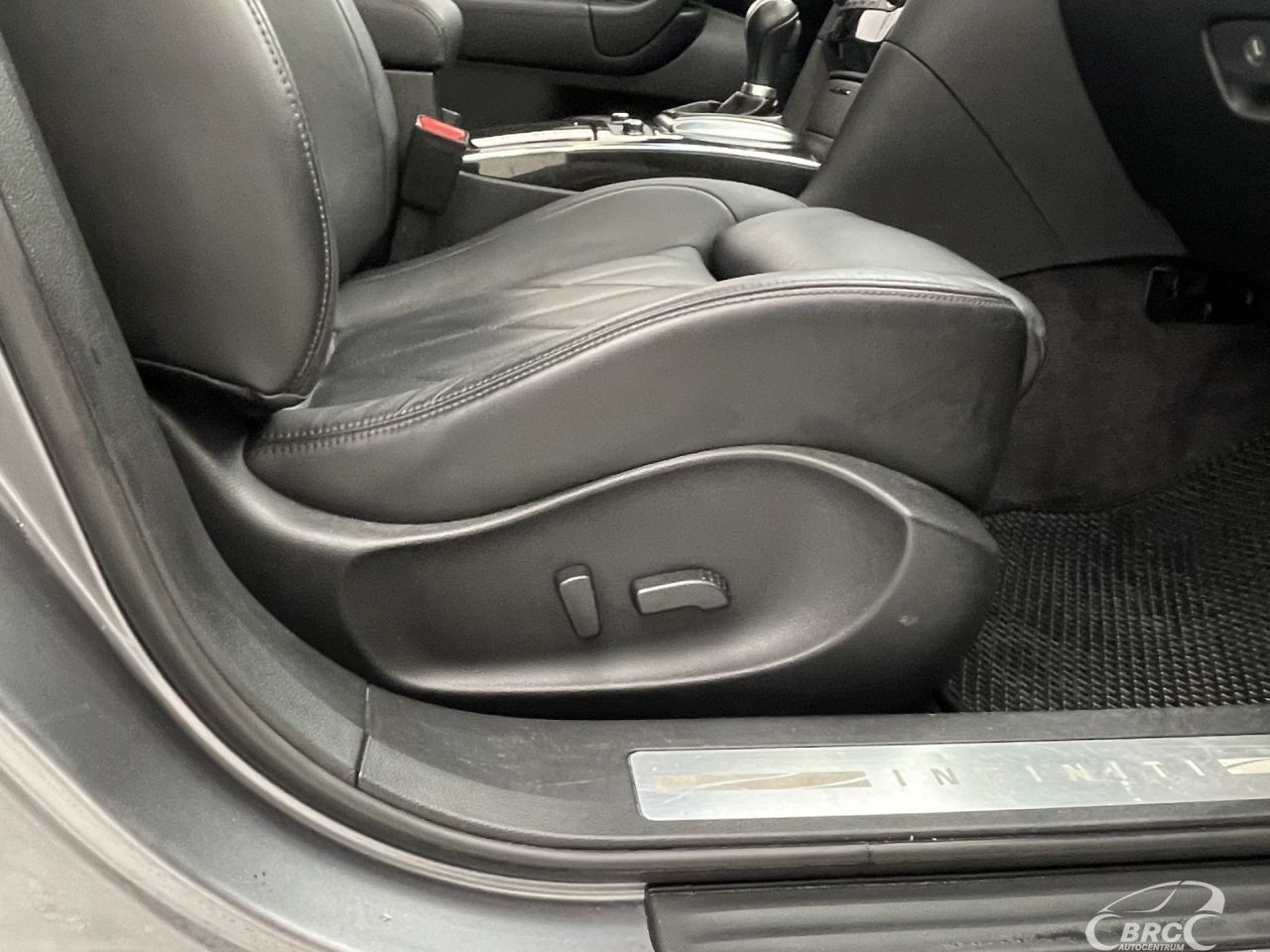 Infiniti QX70 | 5