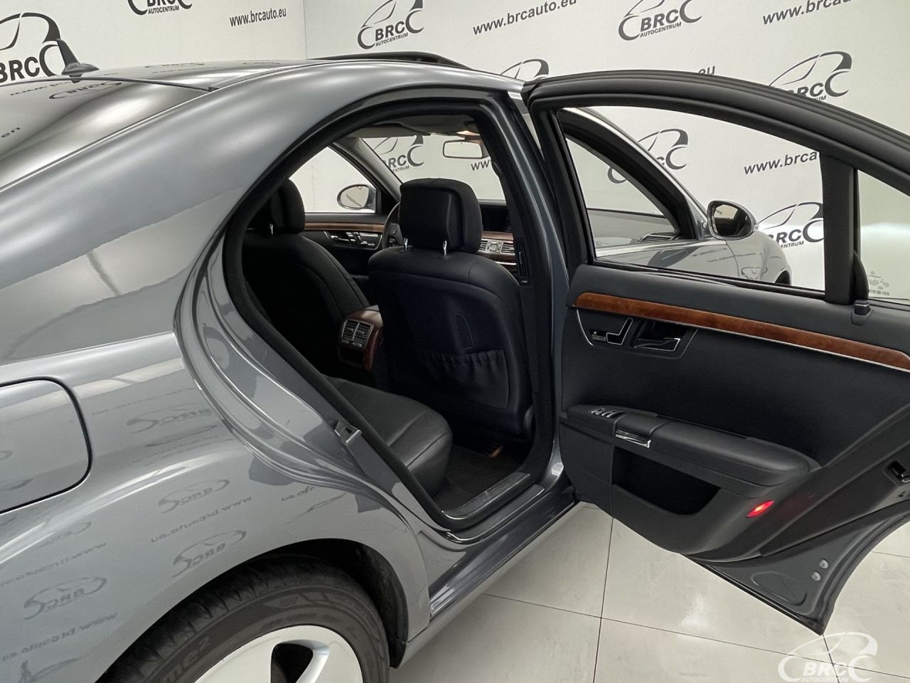 Mercedes-Benz S450 | 14