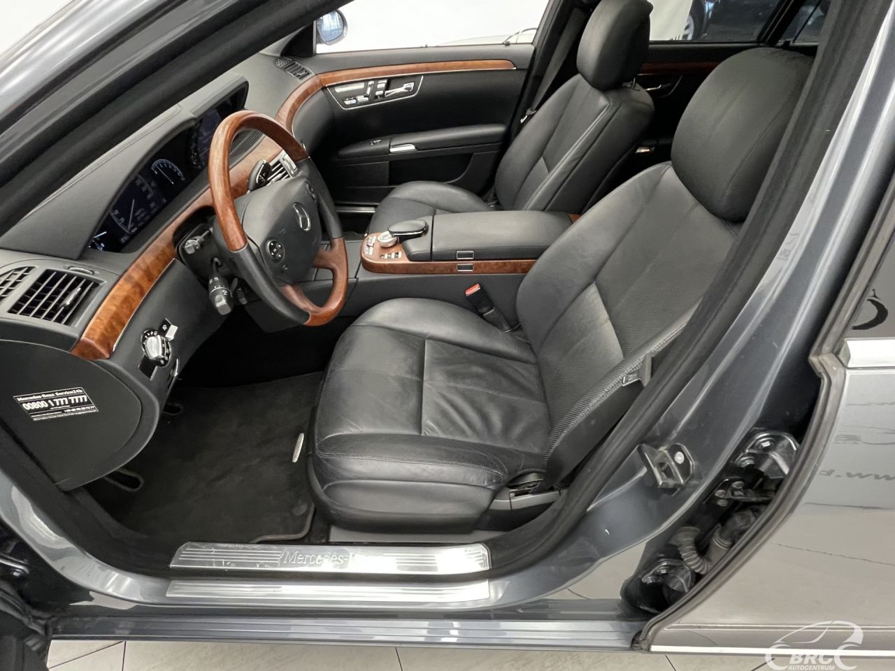Mercedes-Benz S450 | 23