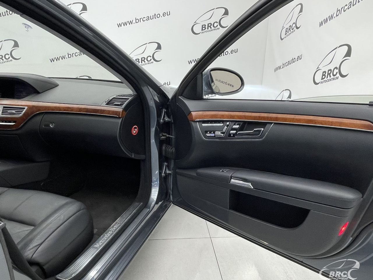 Mercedes-Benz S450 | 7