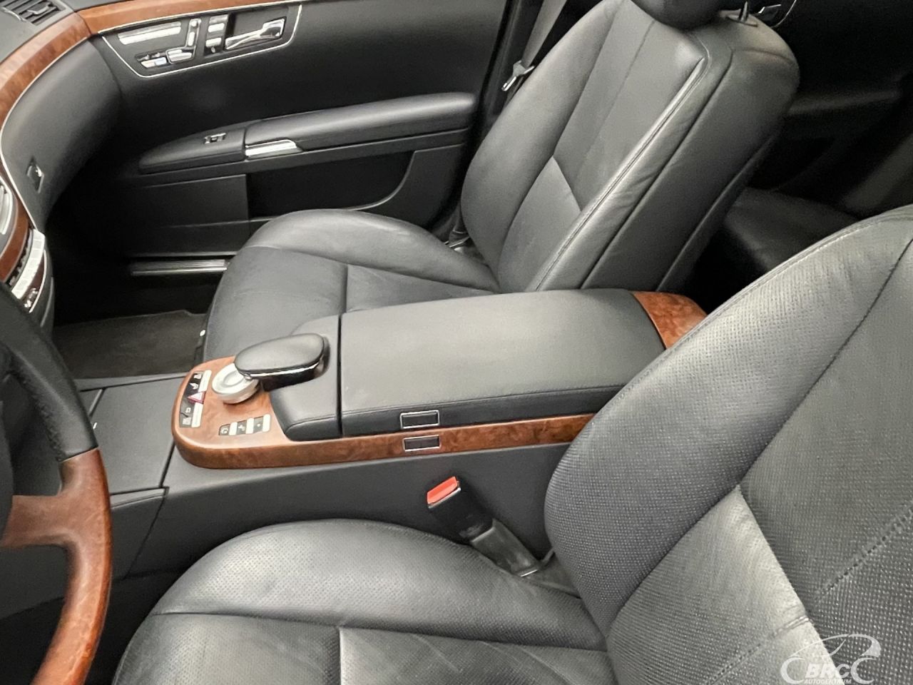 Mercedes-Benz S450 | 26