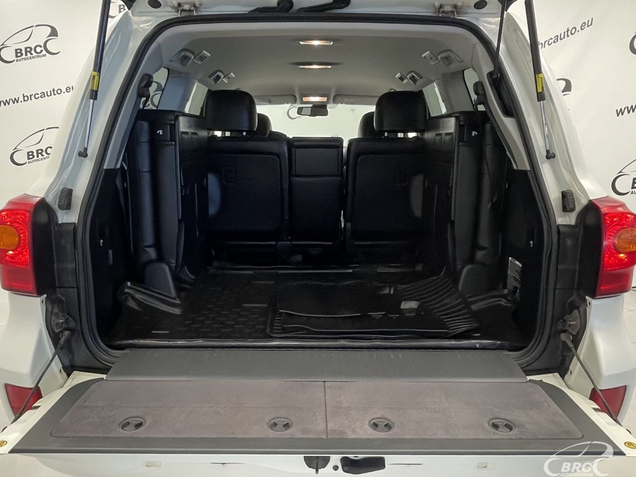 Toyota Land Cruiser | 49