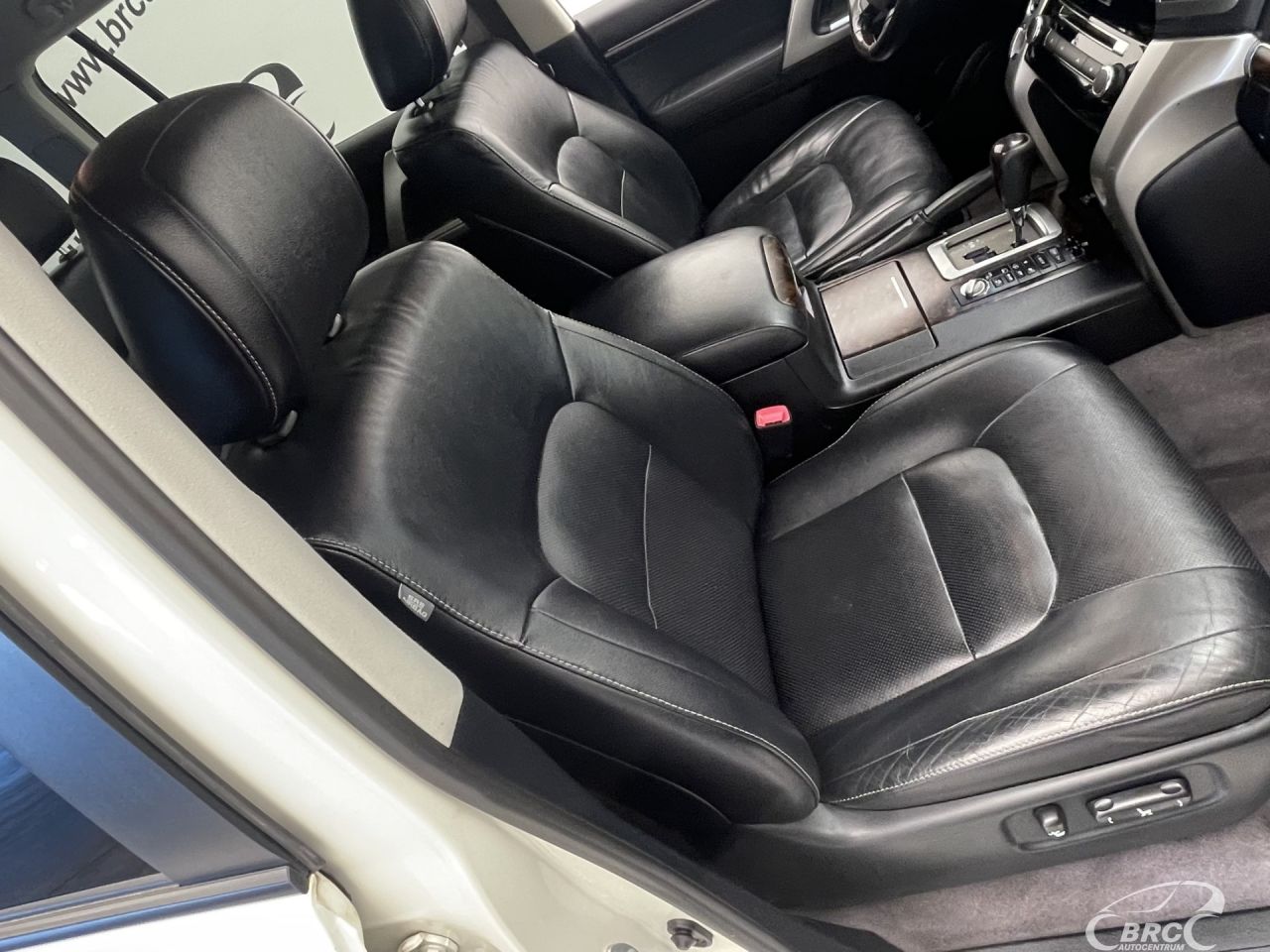 Toyota Land Cruiser | 4