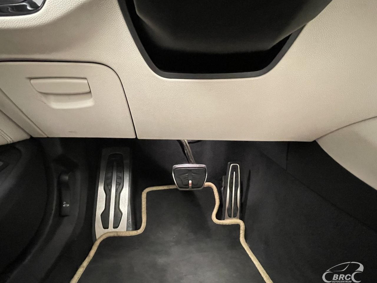 BMW M550 | 32