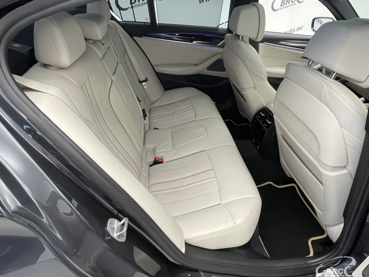 BMW M550 | 10