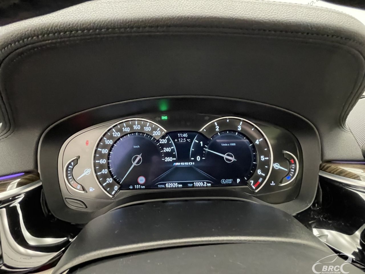 BMW M550 | 33